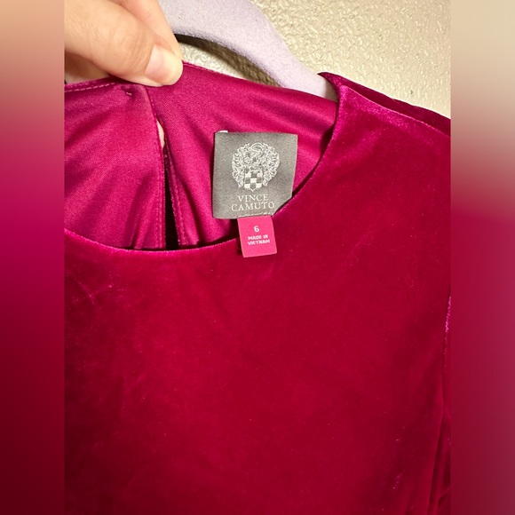 SOLD -  Vince Camuto magenta velvet bodycon dress Sz 6 - Picture 3 of 6